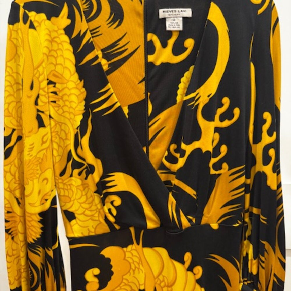 Nieves Lavi NY, Women's Silk V-neck Dress, Yellow/Black Print, Size 6 - Picture 3 of 4